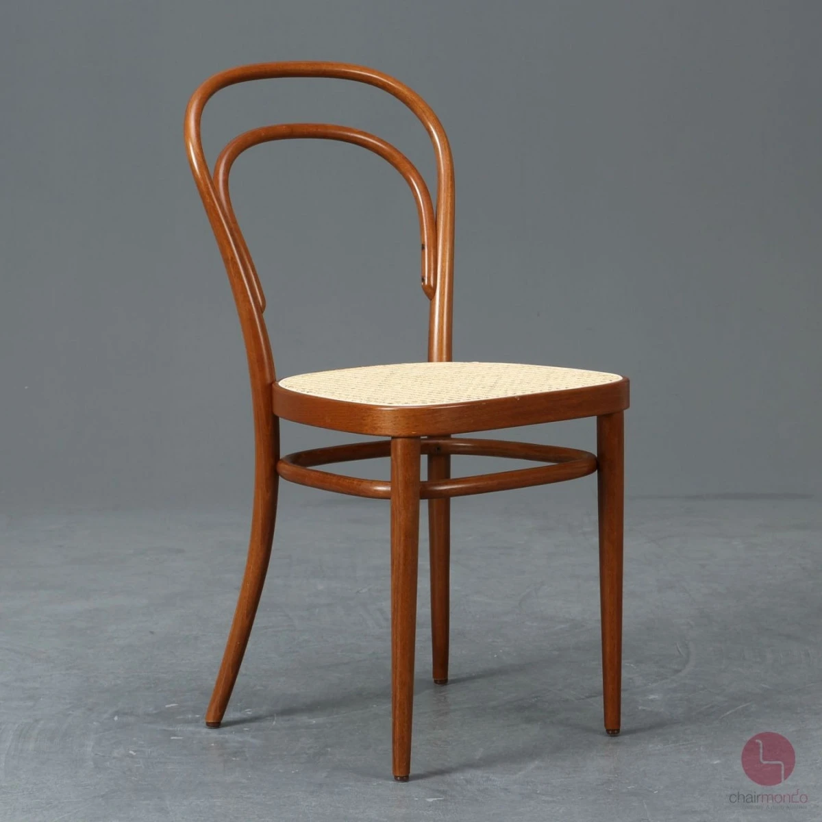 Thonet 214 Nussbaum Braun Bugholzstuhl mit neuem Geflecht gebraucht Thonet 214 Nussbaum Braun Bugholzstuhl mit neuem Geflecht gebraucht