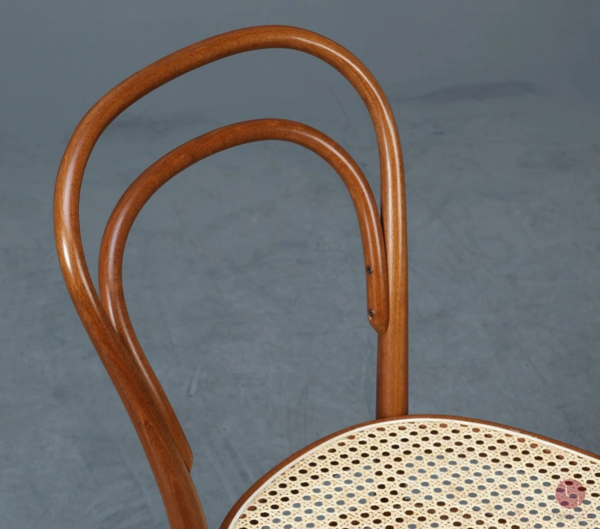 Thonet 214 Nussbaum Braun Bugholzstuhl mit neuem Geflecht gebraucht Thonet 214 Nussbaum Braun Bugholzstuhl mit neuem Geflecht gebraucht