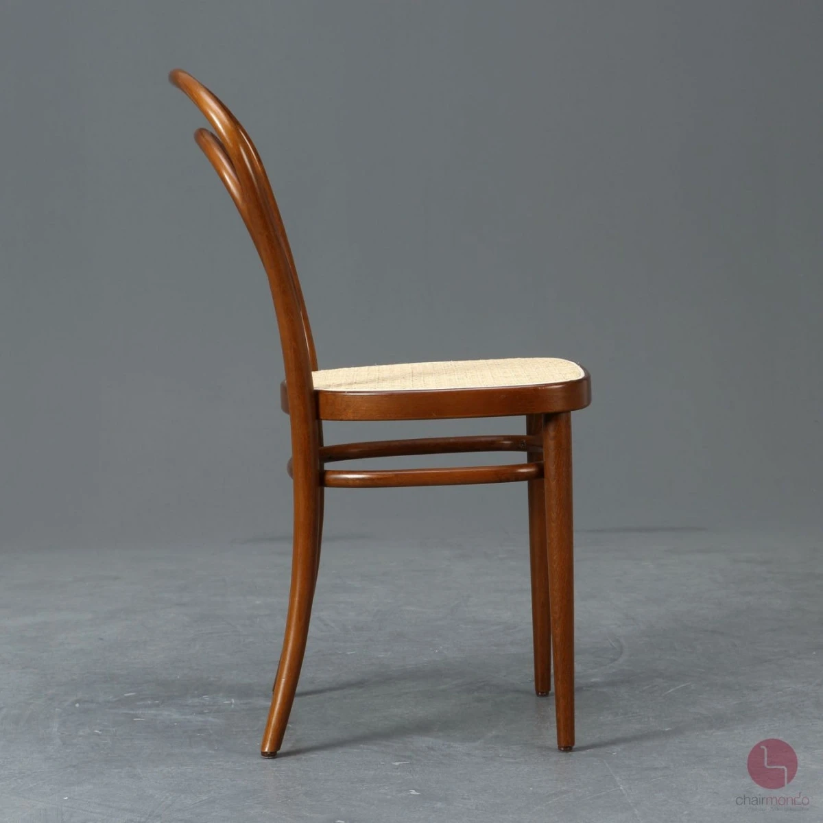 Thonet 214 Nussbaum Braun Bugholzstuhl mit neuem Geflecht gebraucht Thonet 214 Nussbaum Braun Bugholzstuhl mit neuem Geflecht gebraucht