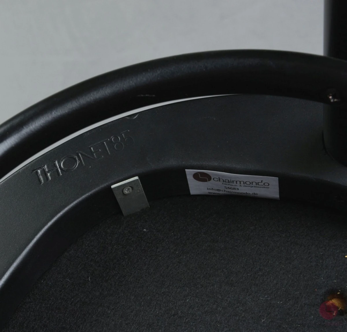 Thonet 214 PH Hocker mit neuem Leder schwarz