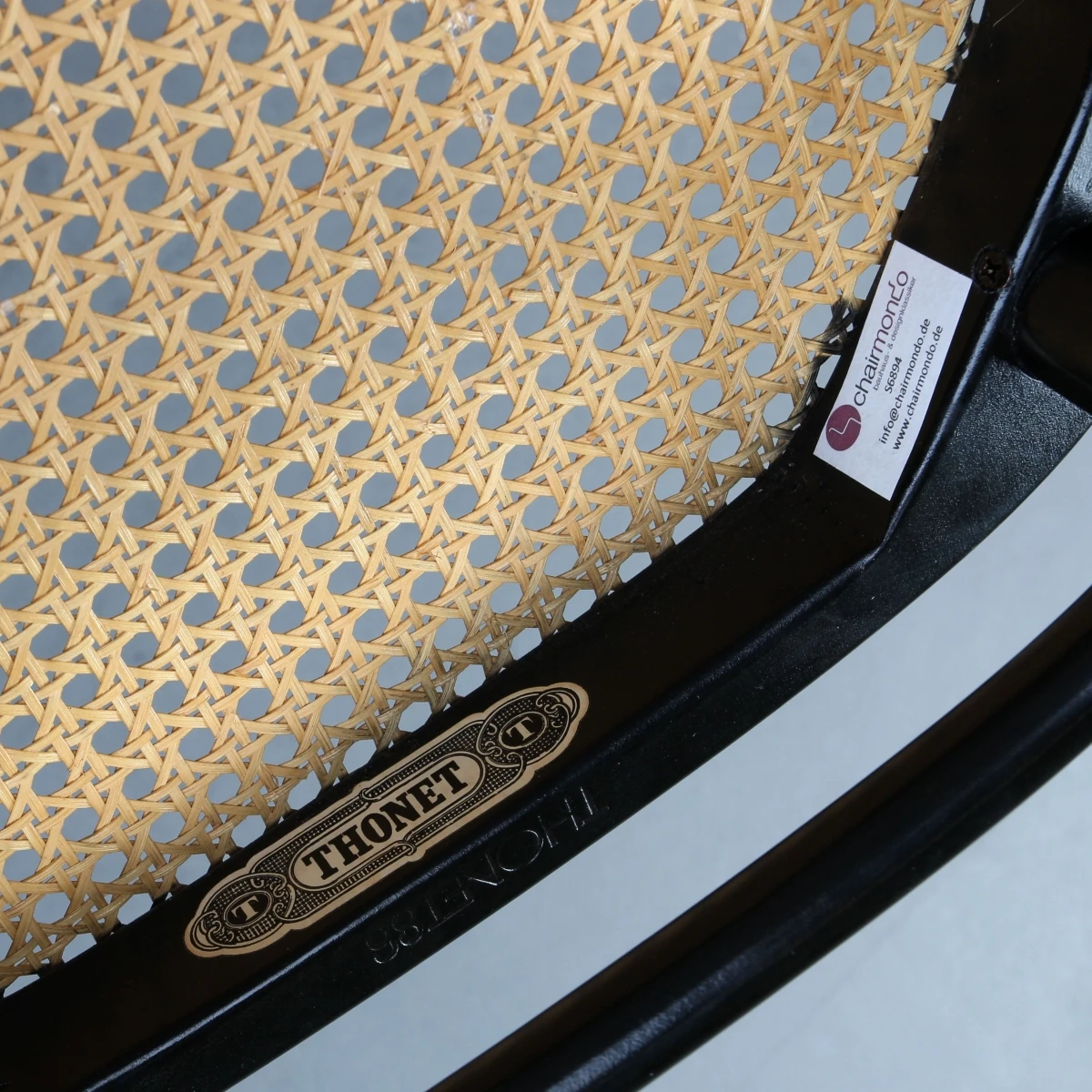 Thonet 214 Bugholz Stuhl in Schwarz mit patiniertem Wiener Geflecht gebraucht