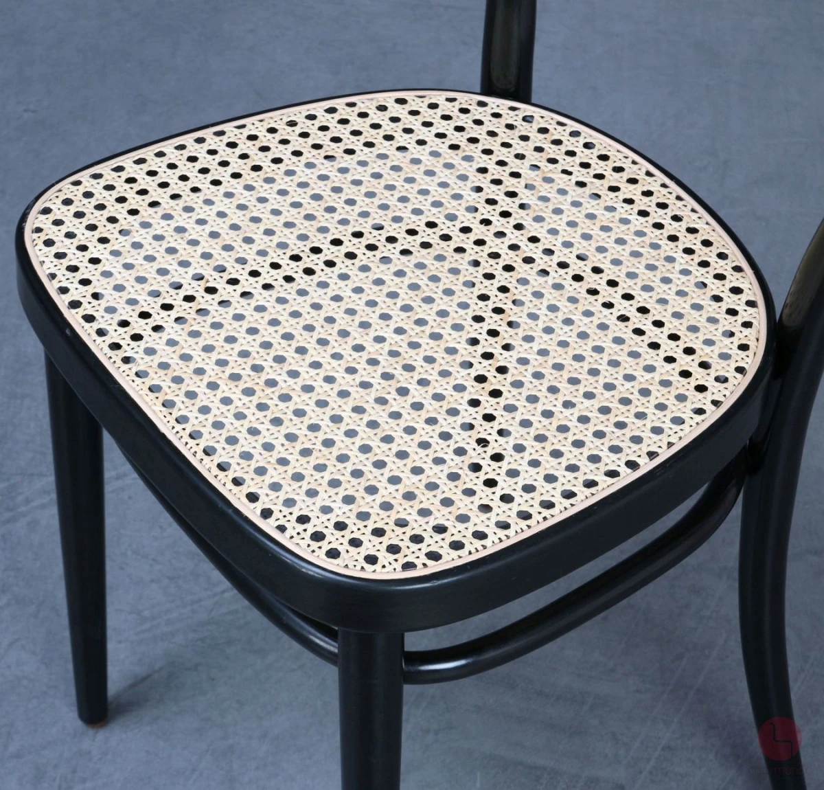 Thonet 214 Bugholz Stuhl in Schwarz mit neuem Wiener Geflecht gebraucht