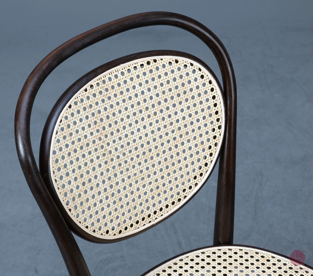 Thonet 215 R Dunkelbraun Bugholzstuhl mit neuem Geflecht gebraucht Thonet 215 R Dunkelbraun Bugholzstuhl mit neuem Geflecht gebraucht
