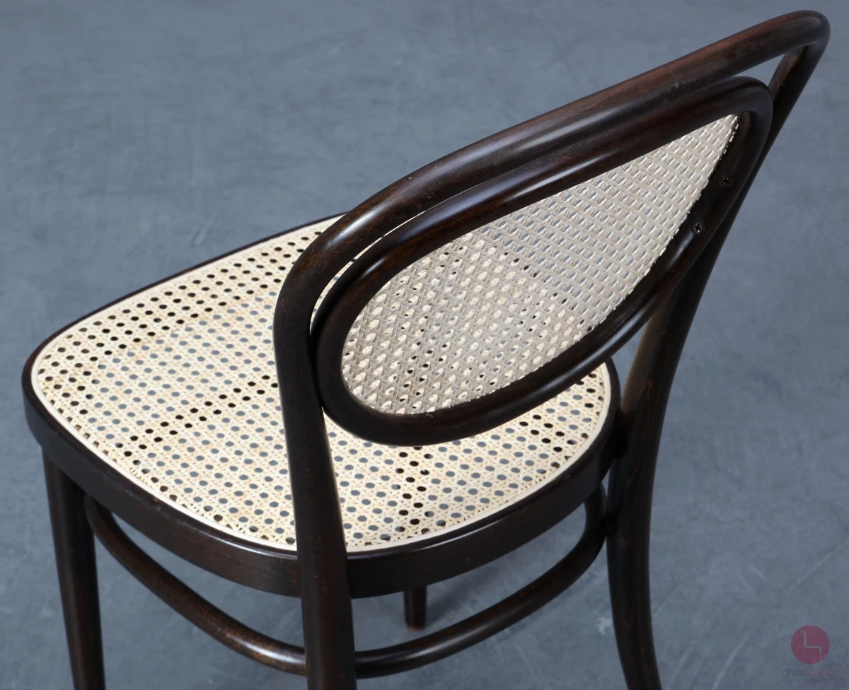 Thonet 215 R Dunkelbraun Bugholzstuhl mit neuem Geflecht gebraucht Thonet 215 R Dunkelbraun Bugholzstuhl mit neuem Geflecht gebraucht