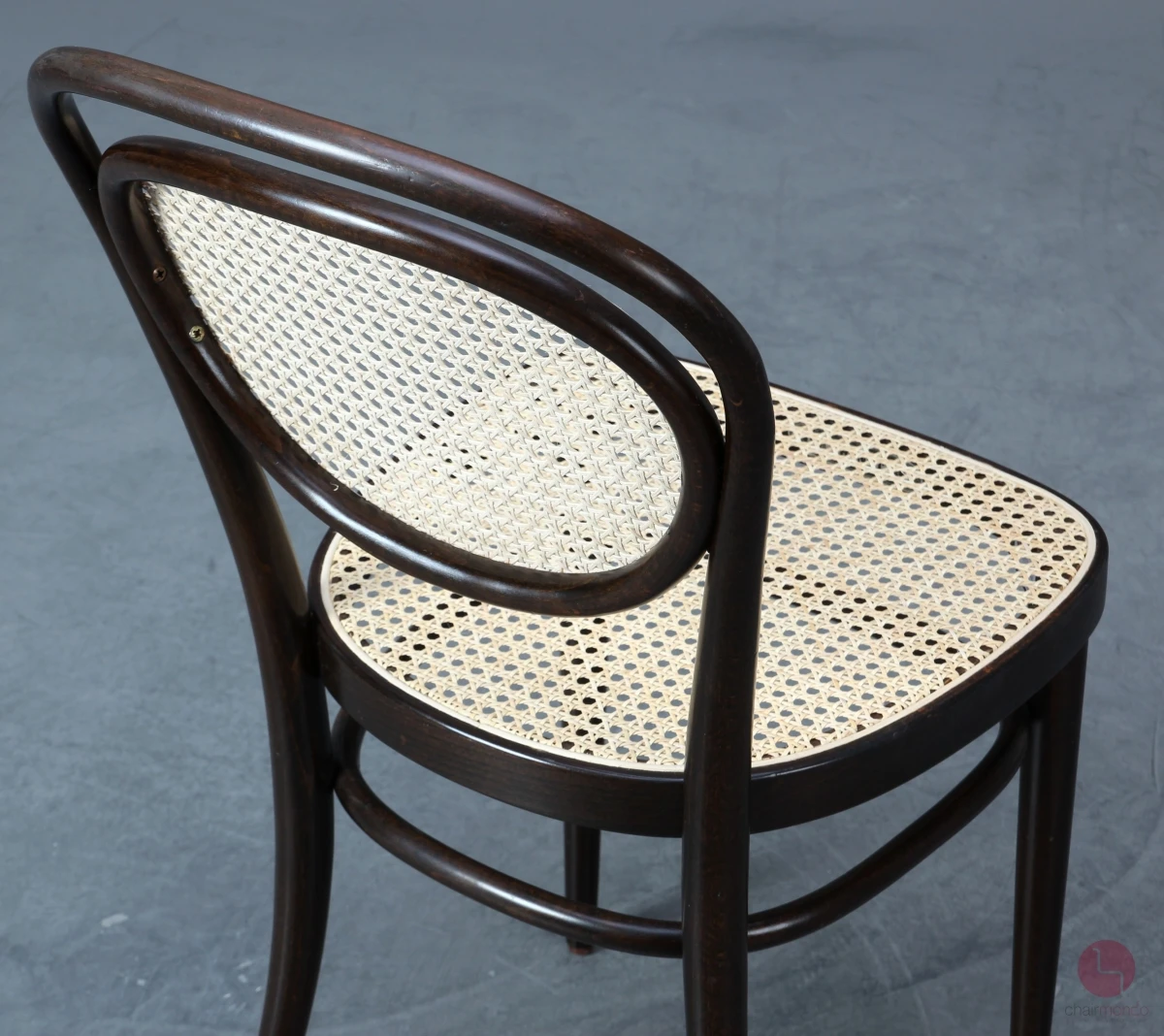 Thonet 215 R Dunkelbraun Bugholzstuhl mit neuem Geflecht gebraucht Thonet 215 R Dunkelbraun Bugholzstuhl mit neuem Geflecht gebraucht