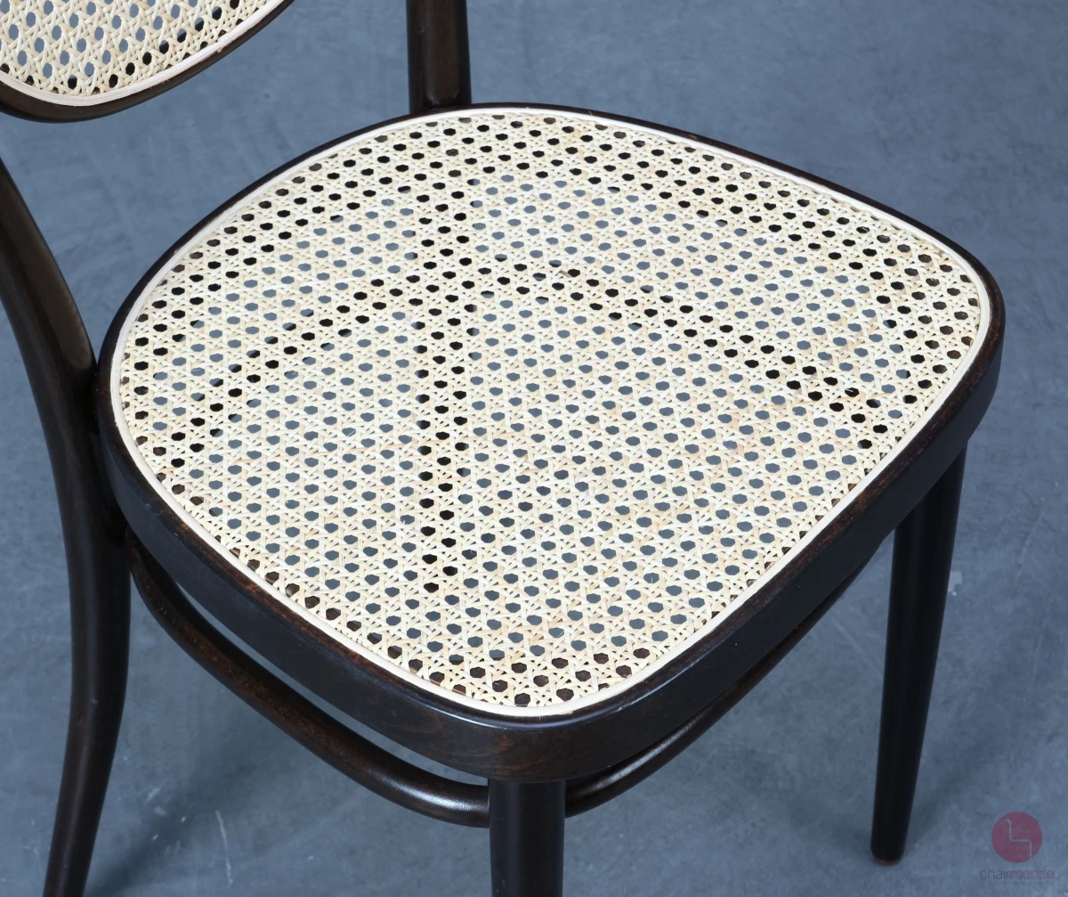 Thonet 215 R Dunkelbraun Bugholzstuhl mit neuem Geflecht gebraucht Thonet 215 R Dunkelbraun Bugholzstuhl mit neuem Geflecht gebraucht