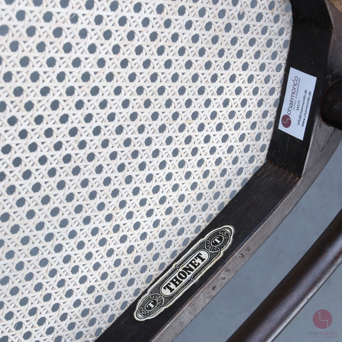 Thonet 215 R Dunkelbraun Bugholzstuhl mit neuem Geflecht gebraucht Thonet 215 R Dunkelbraun Bugholzstuhl mit neuem Geflecht gebraucht