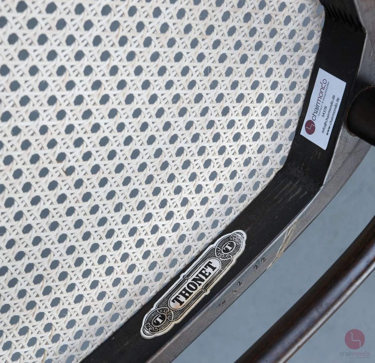 Thonet 215 R Dunkelbraun Bugholzstuhl mit neuem Geflecht gebraucht Thonet 215 R Dunkelbraun Bugholzstuhl mit neuem Geflecht gebraucht
