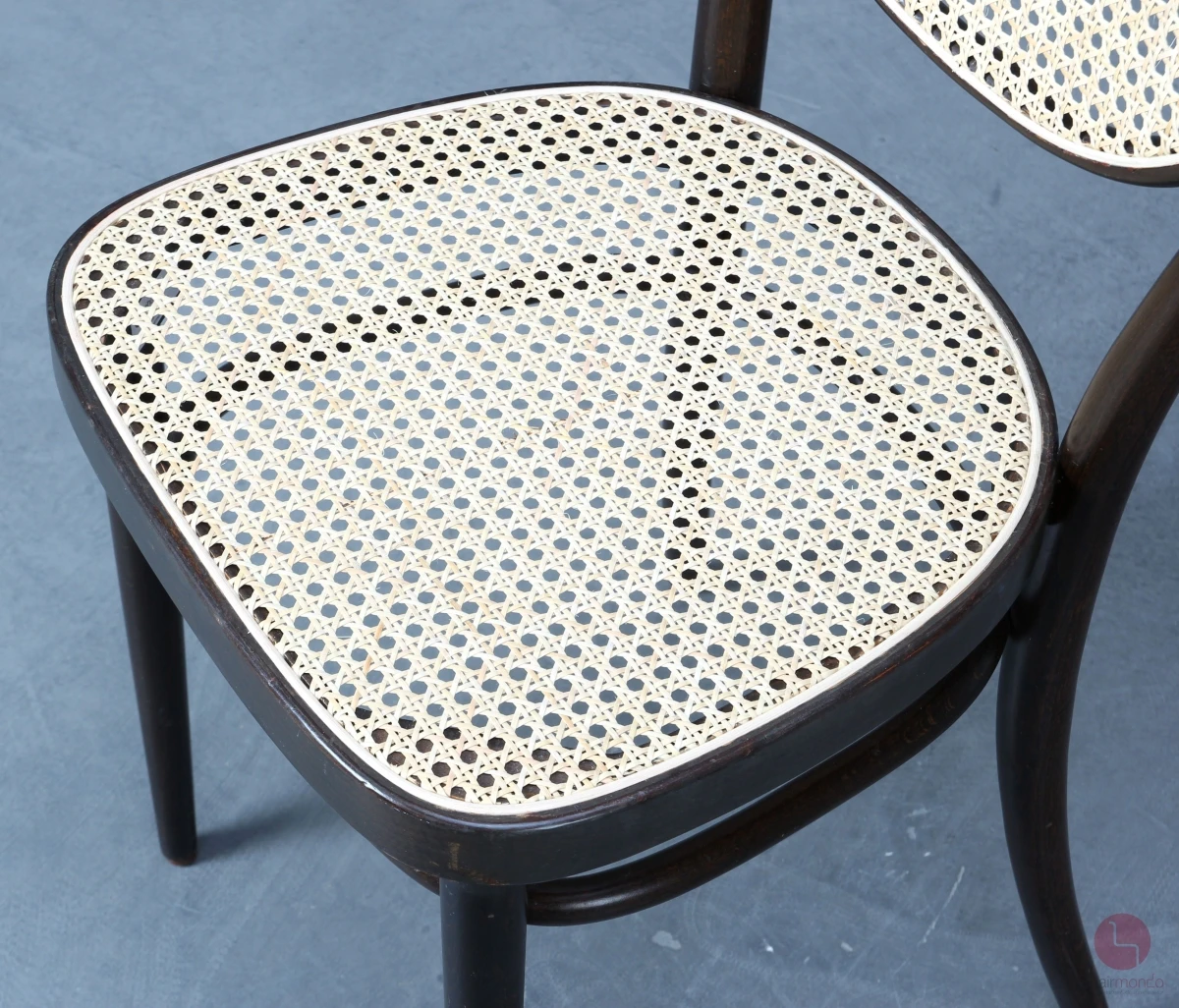 Thonet 215 R Dunkelbraun Bugholzstuhl mit neuem Geflecht gebraucht Thonet 215 R Dunkelbraun Bugholzstuhl mit neuem Geflecht gebraucht