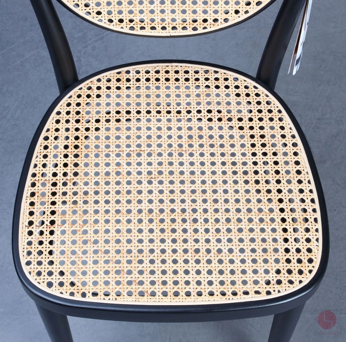 Thonet 215 R Bugholz Stuhl in Schwarz mit Wiener Geflecht Thonet 215 R Bugholz Stuhl in Schwarz mit Wiener Geflecht