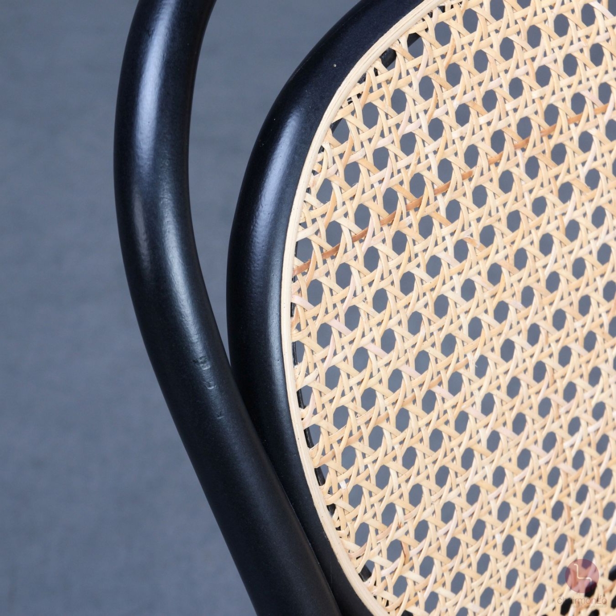 Thonet 215 R Bugholz Stuhl in Schwarz mit Wiener Geflecht