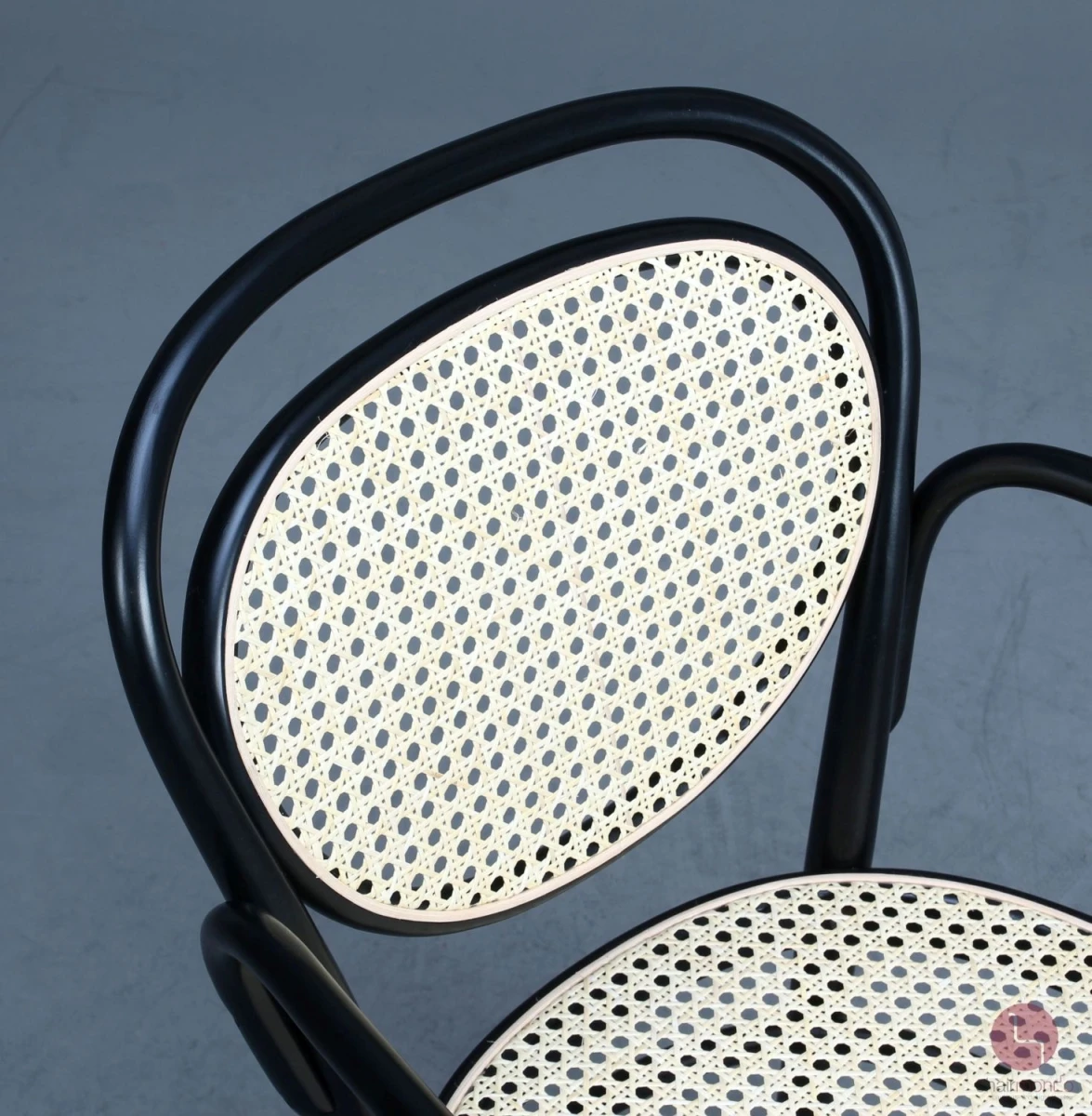 Thonet-215-RF-Bugholzstuhl-Schwarz-gebraucht-S3144-Detailansicht-Rückenlehne-1 Thonet-215-RF-Bugholzstuhl-Schwarz-gebraucht-S3144-Detailansicht-Rückenlehne-1