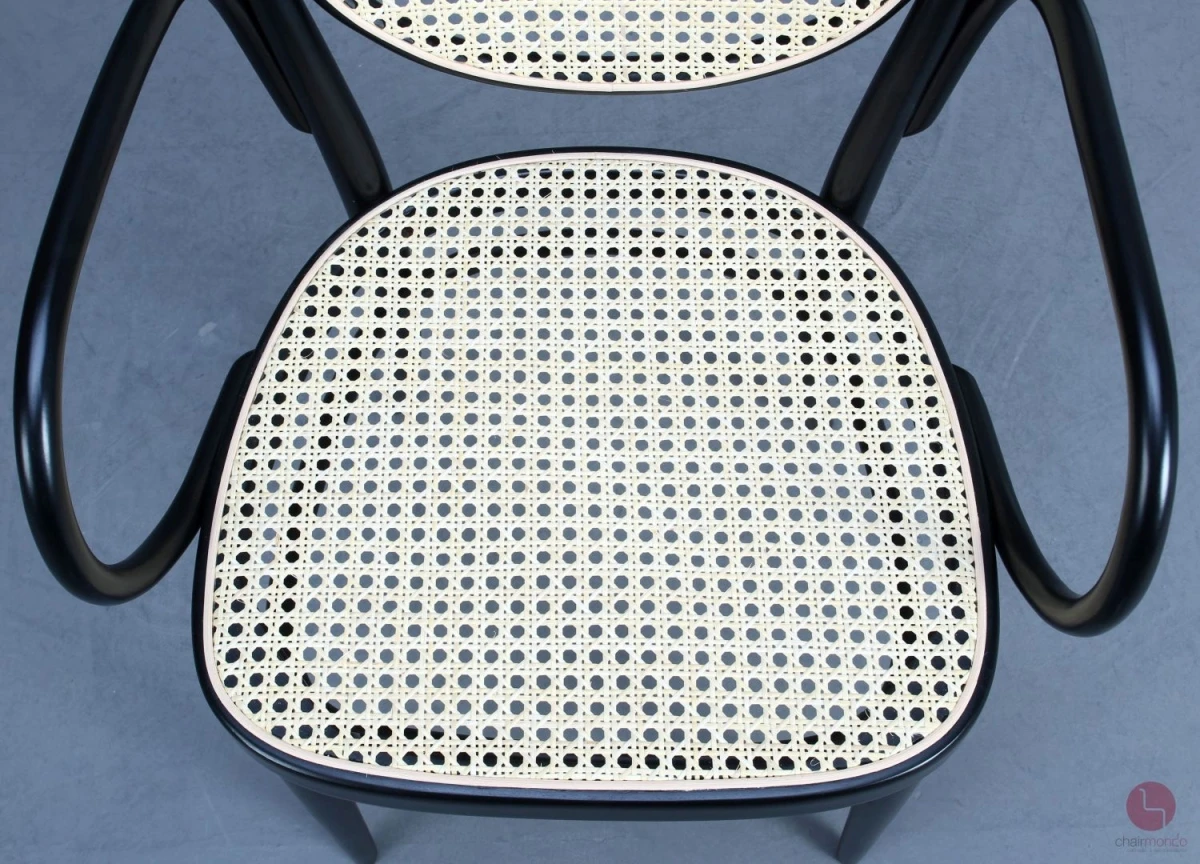 Thonet-215-RF-Bugholzstuhl-Schwarz-gebraucht-S3144-Detailansicht-Sitzfläche-2 Thonet-215-RF-Bugholzstuhl-Schwarz-gebraucht-S3144-Detailansicht-Sitzfläche-2