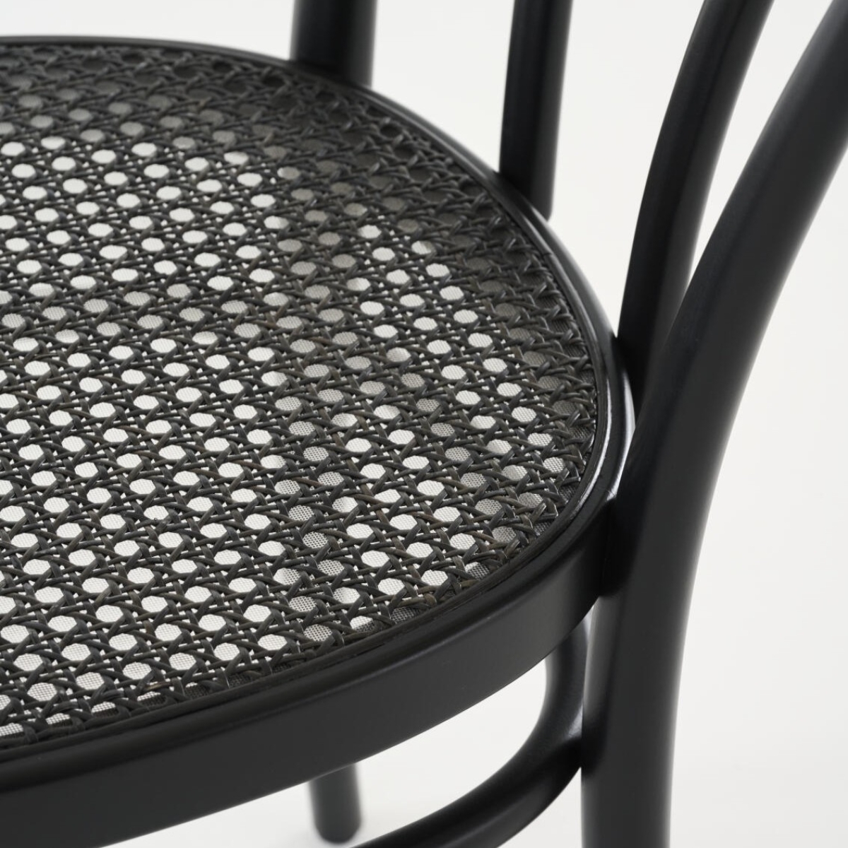 Thonet 218 Dark Melange in Buche schwarz gebeizt Detailansicht