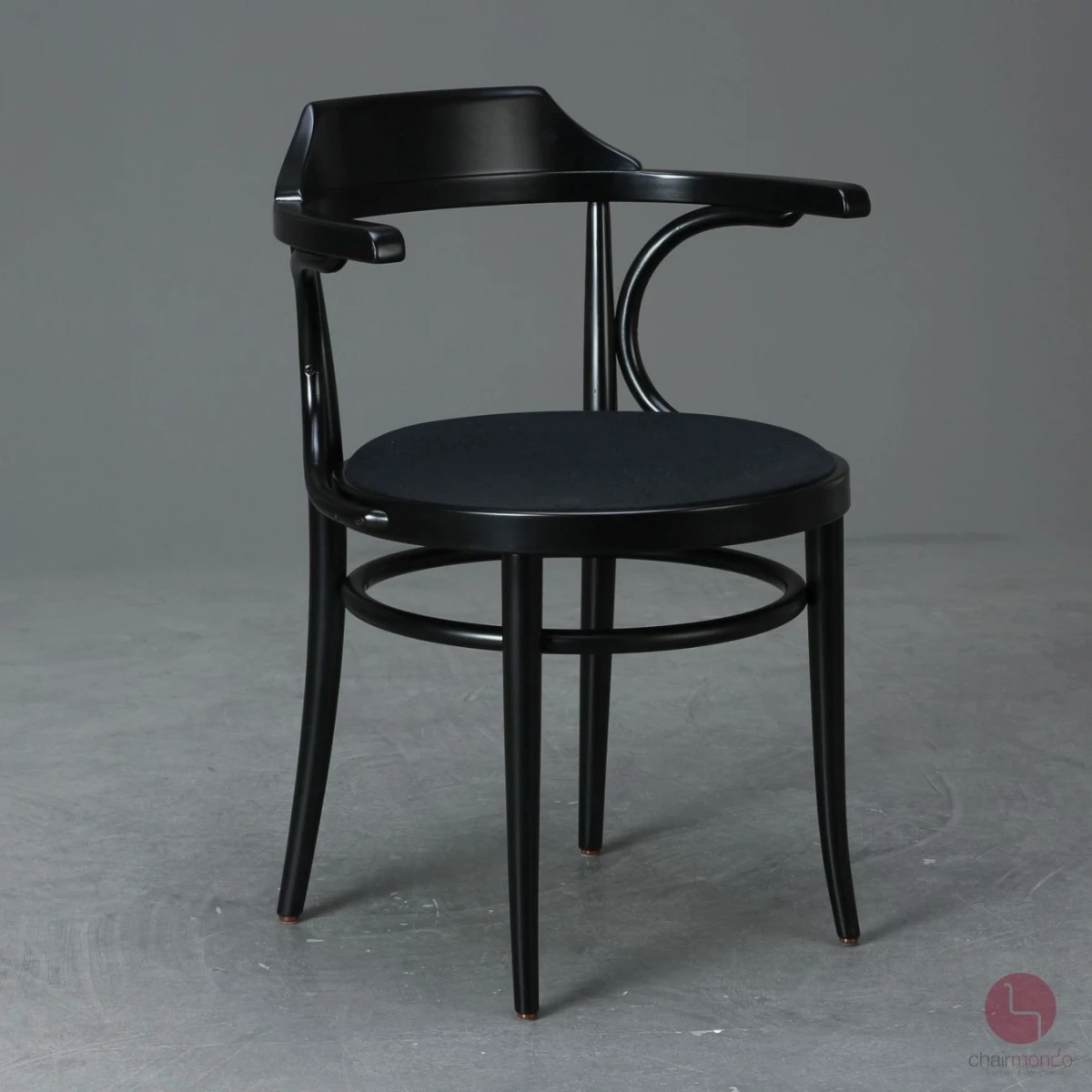 Thonet 233 P Bugholzstuhl in Schwarz mit Stoff Polster aufbereitet - gebraucht Thonet 233 P Bugholzstuhl in Schwarz mit Stoff Polster aufbereitet - gebraucht