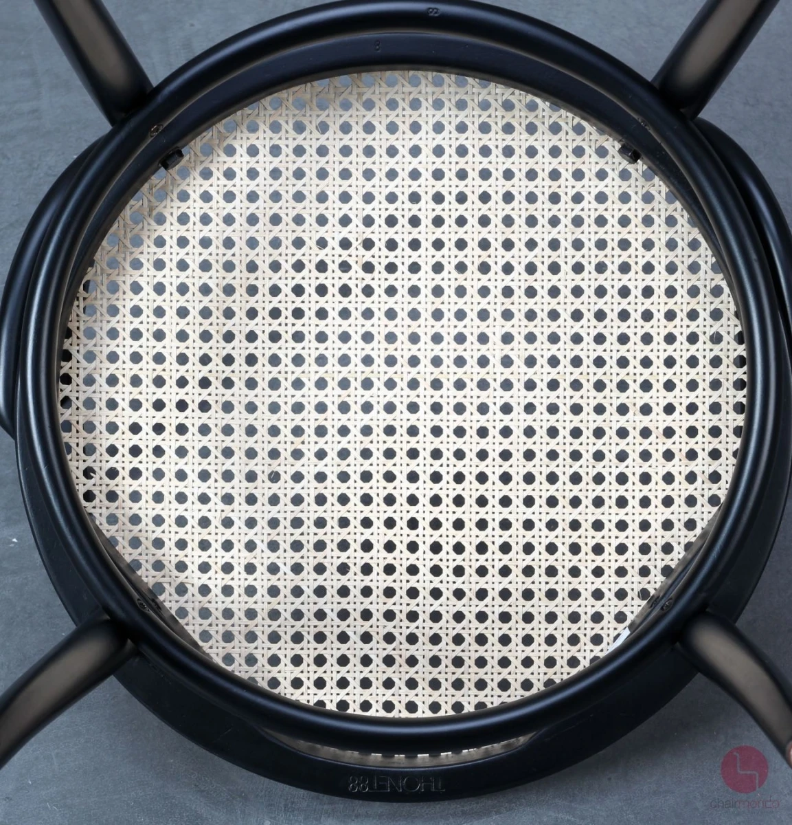 Thonet-233-Schwarz-gebraucht-01-S3933-Detailansicht-Sitzfläche-4