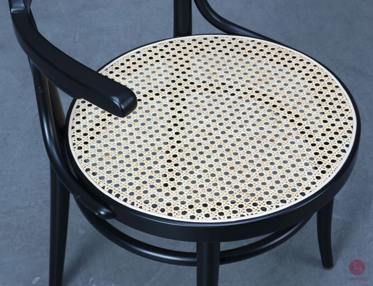 Thonet-233-Schwarz-gebraucht-01-S3933-Detailansicht-Sitzfläche-1