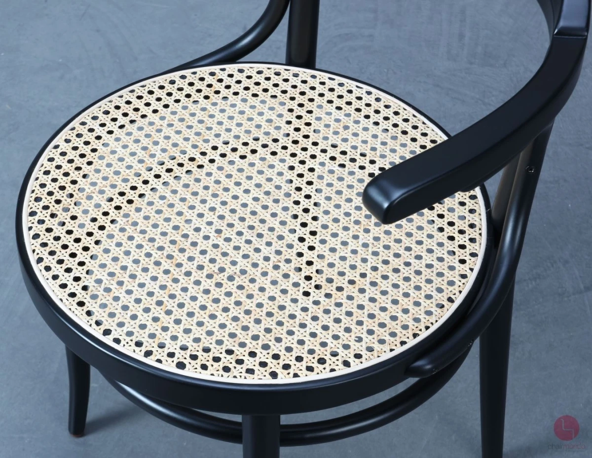 Thonet-233-Schwarz-gebraucht-01-S3933-Detailansicht-Sitzfläche-3