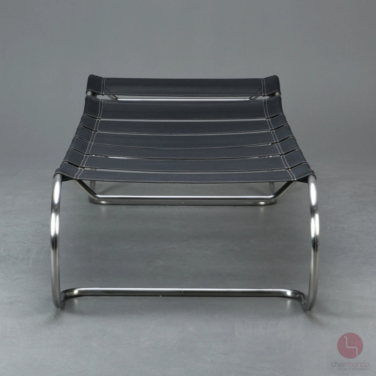 Thonet Liege LS22 Frontansicht Thonet Liege LS22 Frontansicht
