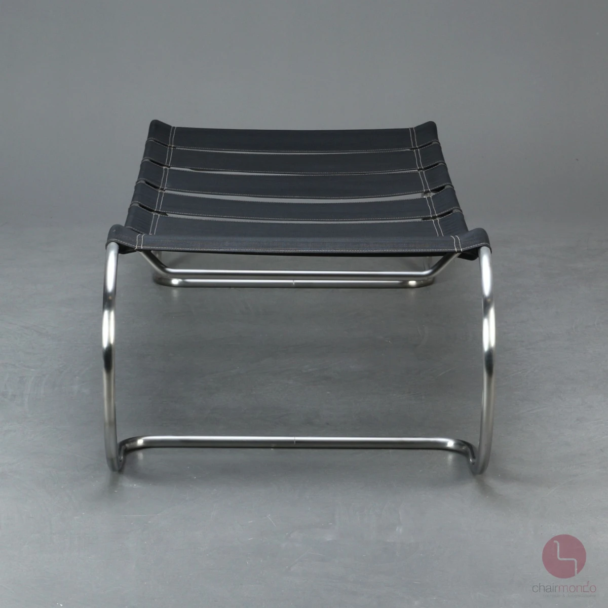 Thonet Liege LS22 Frontansicht Thonet Liege LS22 Frontansicht