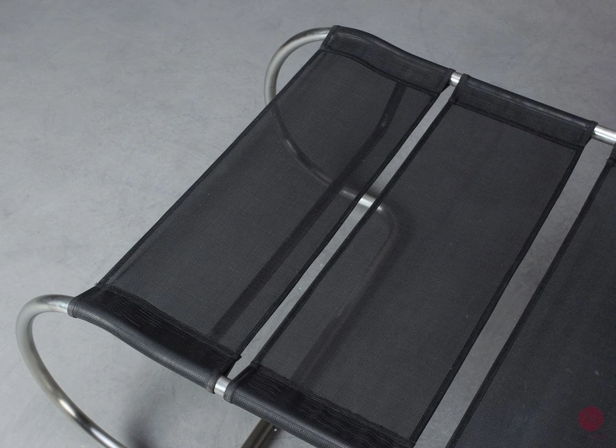 Thonet LS 22 Outdoor Sonnenliege mit schwarzem Netzgewebe gebraucht