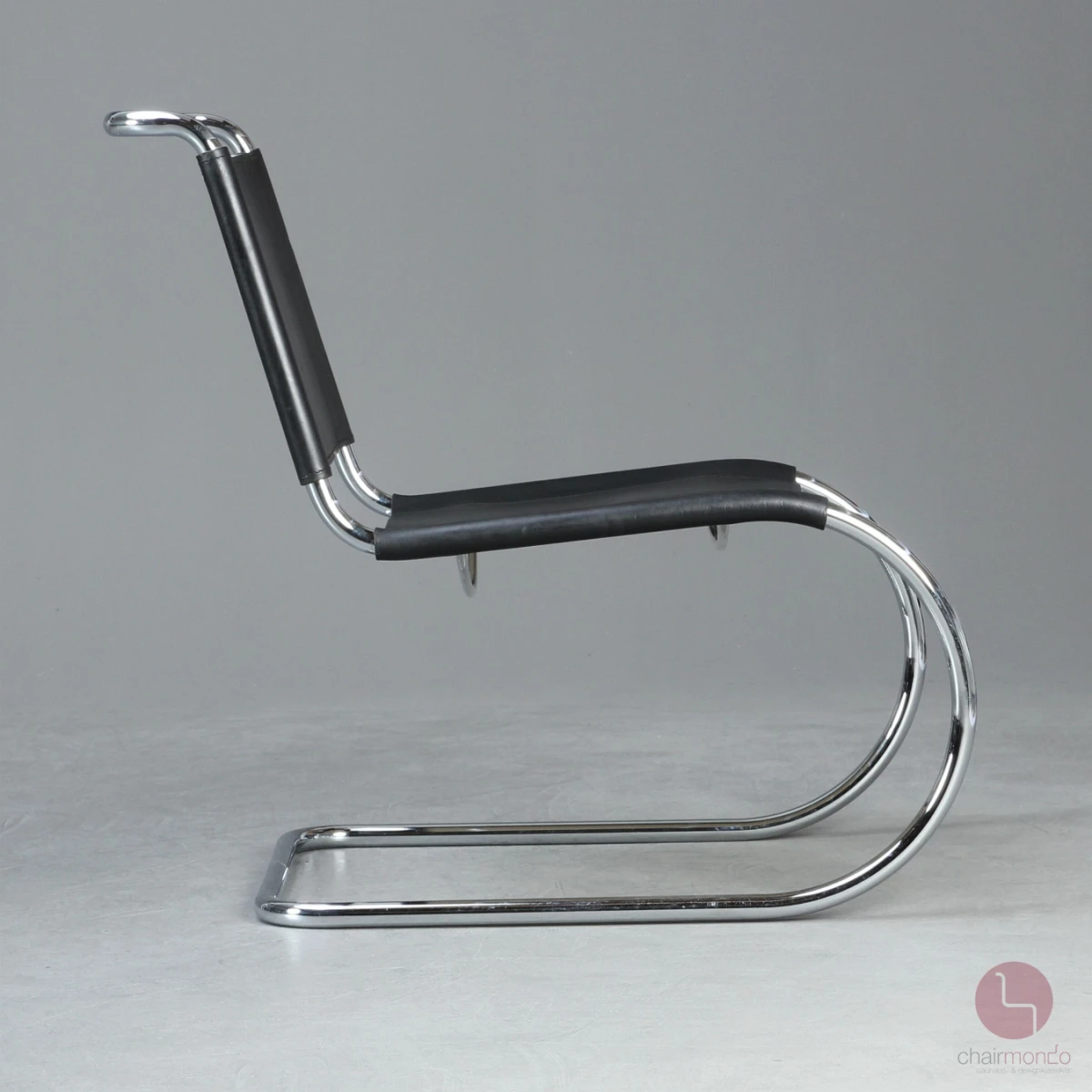 Thonet MR Lounge Sessel mit schwarzem Leder Seitenansicht