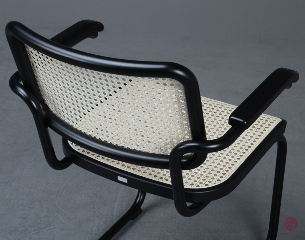 Thonet S64 V Freischwinger mit schwarzem Gestell und Wiener Geflecht gebraucht