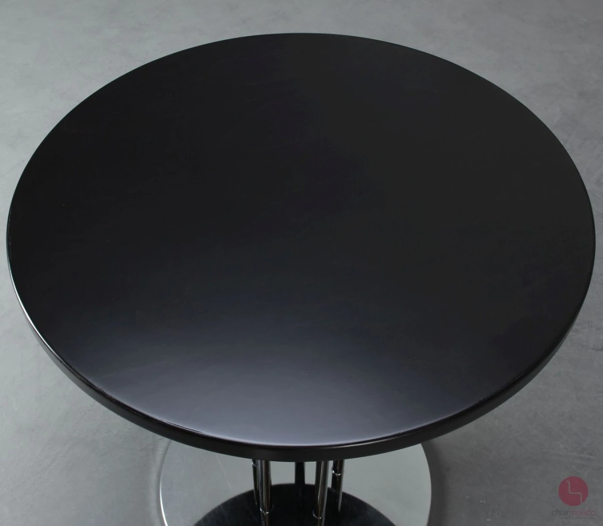 Thonet S1048 Bistro Tisch in Schwarz 70 cm - gebraucht Thonet S1048 Bistro Tisch in Schwarz 70 cm - gebraucht