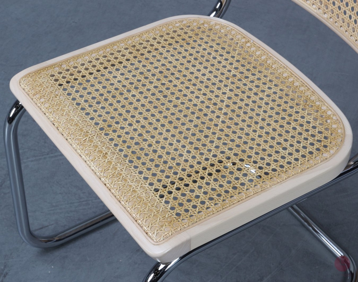 Thonet S32 Freischwinger Buche aufgehellt mit Wiener Geflecht gebraucht
