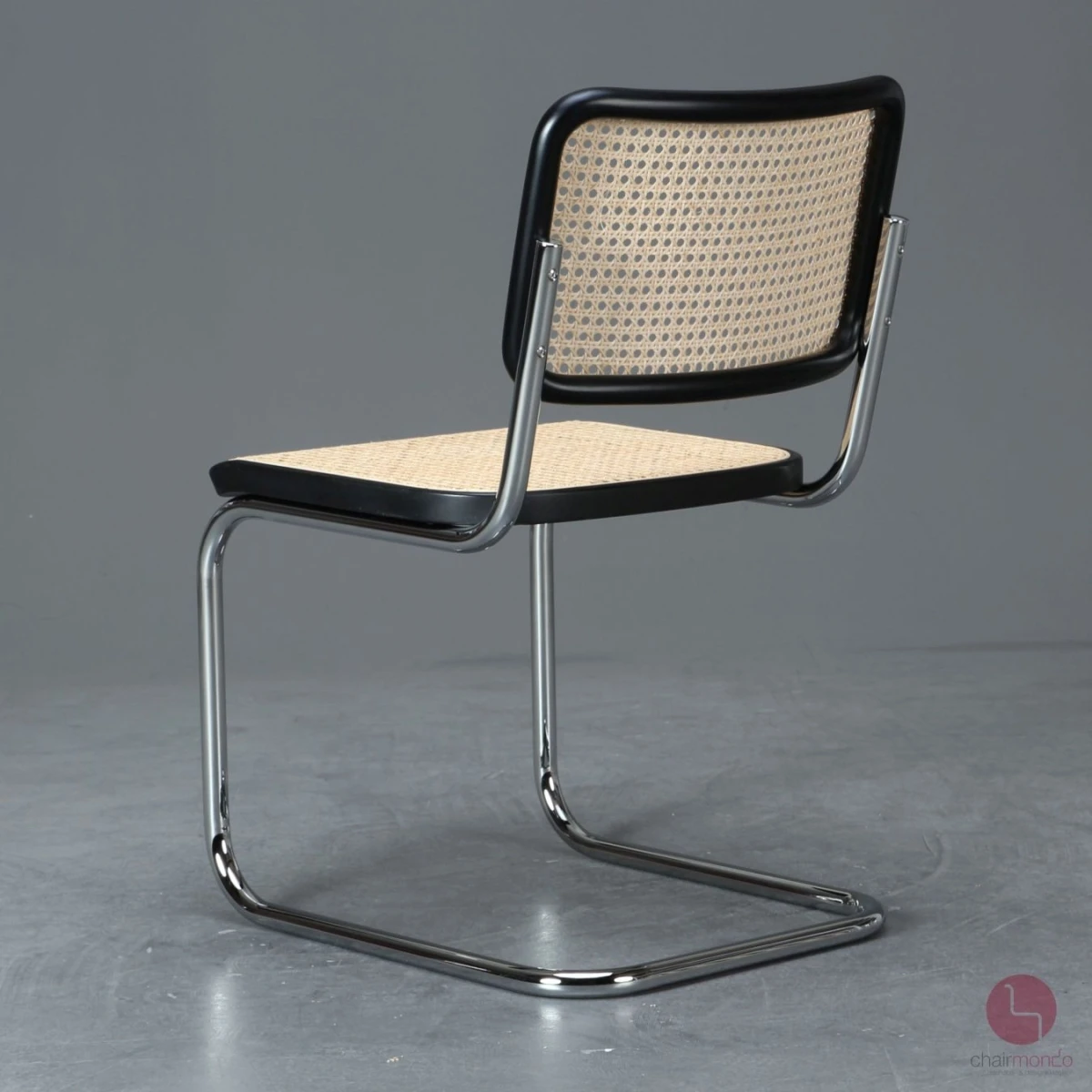 Thonet S32 Schwarz Freischwinger mit Wiener Geflecht Thonet S32 Schwarz Freischwinger mit Wiener Geflecht