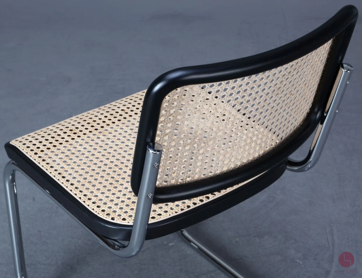 Thonet S32 Schwarz Freischwinger mit Wiener Geflecht Thonet S32 Schwarz Freischwinger mit Wiener Geflecht