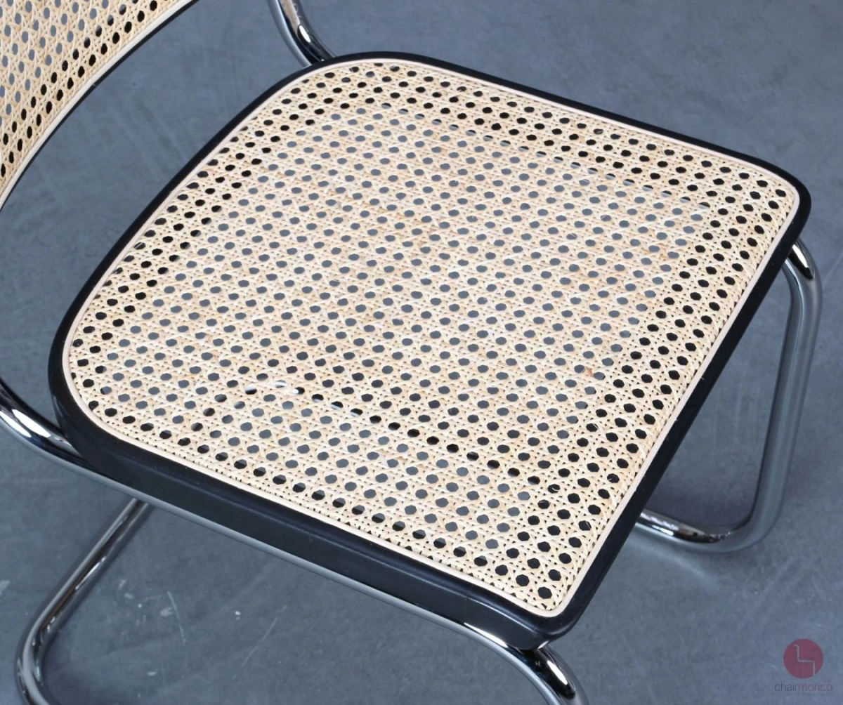 Thonet S32 Schwarz Freischwinger mit Wiener Geflecht Thonet S32 Schwarz Freischwinger mit Wiener Geflecht