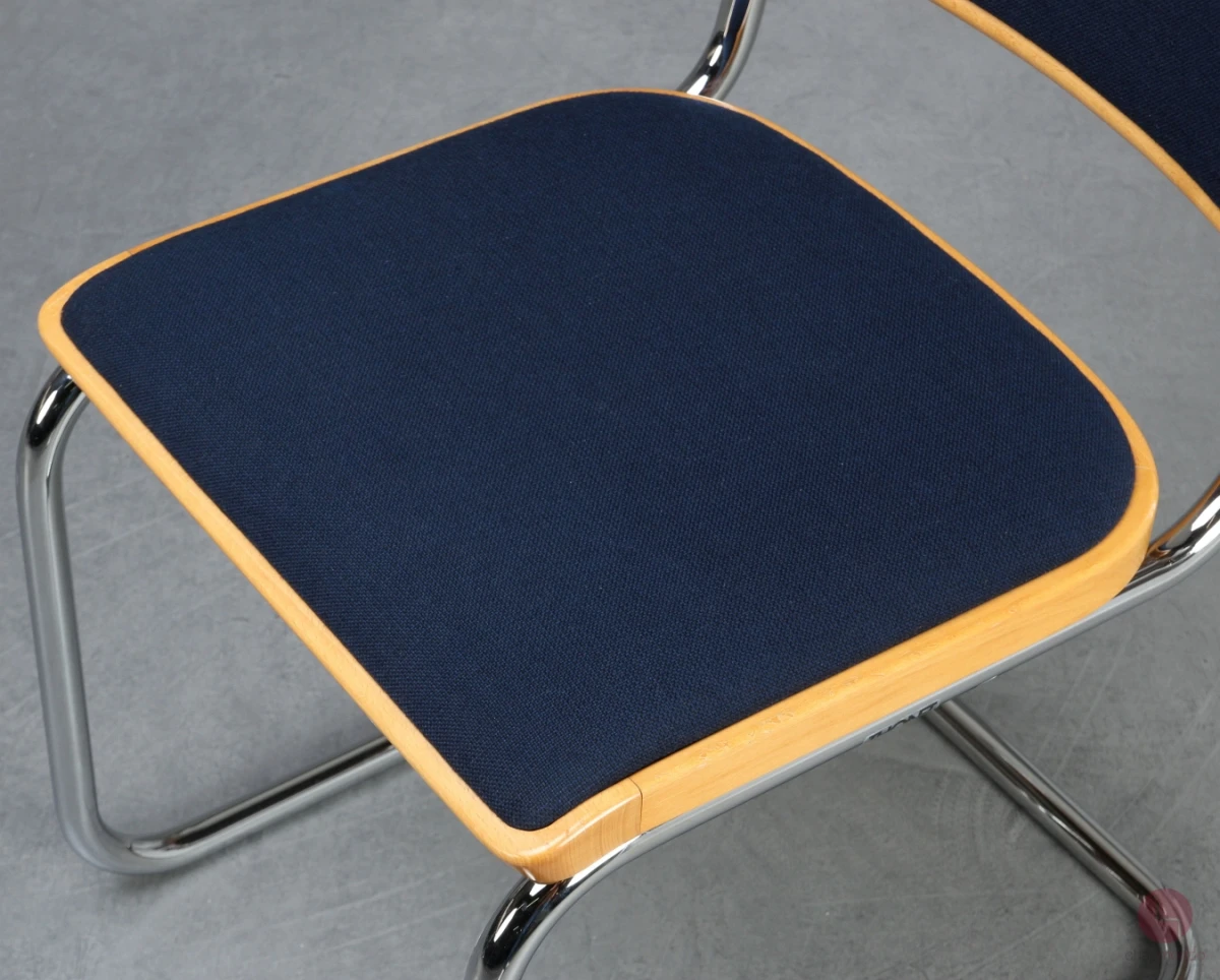 Thonet S23 P Freischwinger mit Stoff Polster Blau