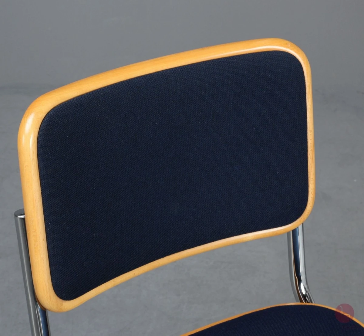 Thonet S23 P Freischwinger mit Stoff Polster Blau
