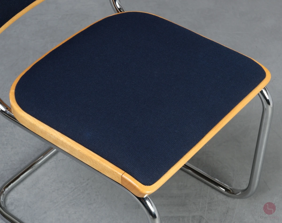 Thonet S23 P Freischwinger mit Stoff Polster Blau