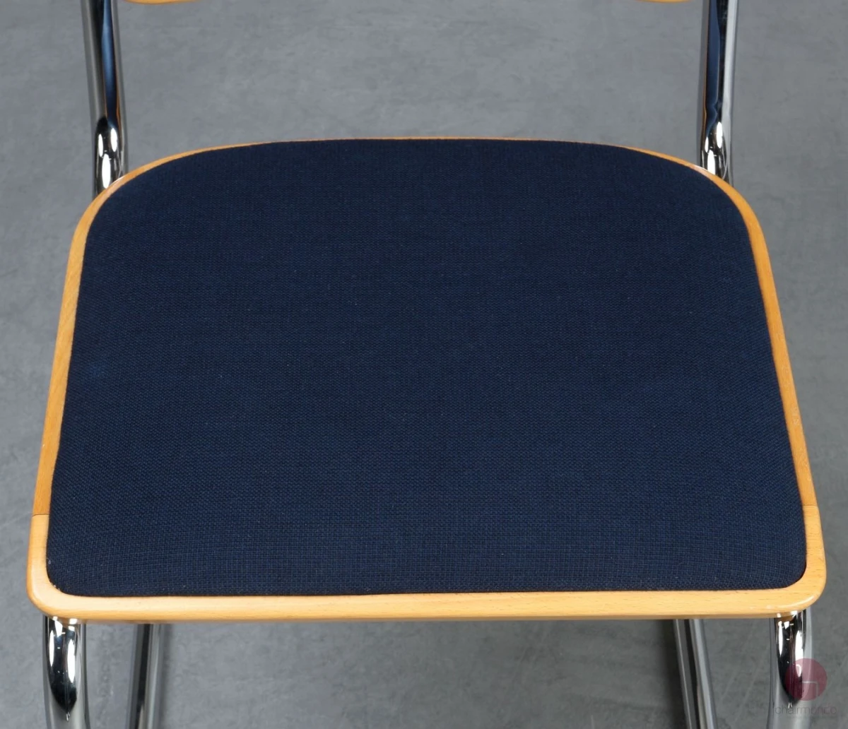 Thonet S23 P Freischwinger mit Stoff Polster Blau