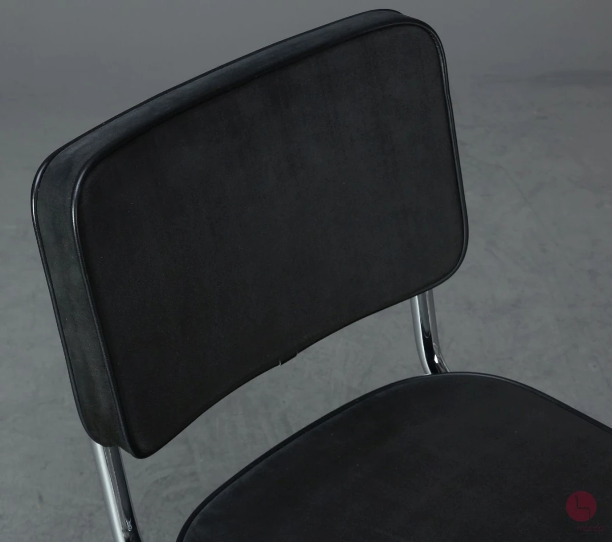 Thonet S32 PV Freischwinger Alcantara Schwarz gebraucht Thonet S32 PV Freischwinger Alcantara Schwarz gebraucht