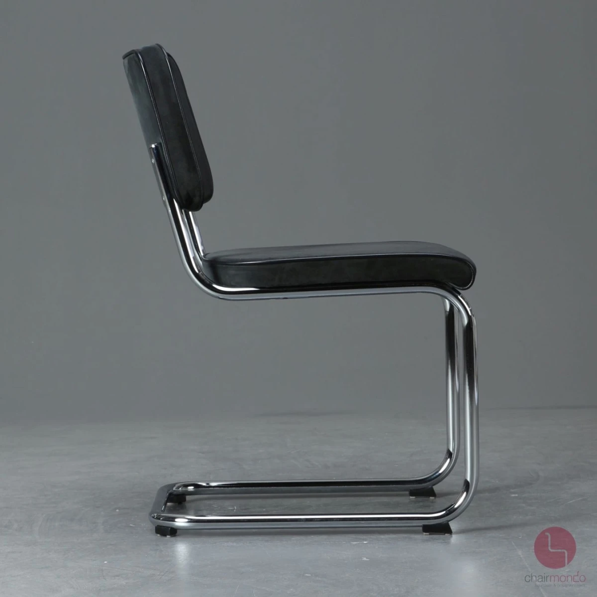 Thonet S32 PV Freischwinger Alcantara Schwarz gebraucht Thonet S32 PV Freischwinger Alcantara Schwarz gebraucht