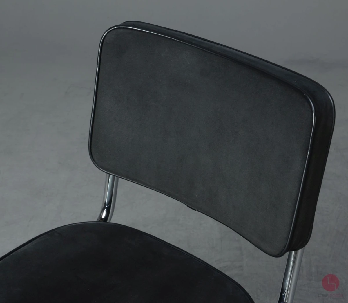 Thonet S32 PV Freischwinger Alcantara Schwarz gebraucht Thonet S32 PV Freischwinger Alcantara Schwarz gebraucht
