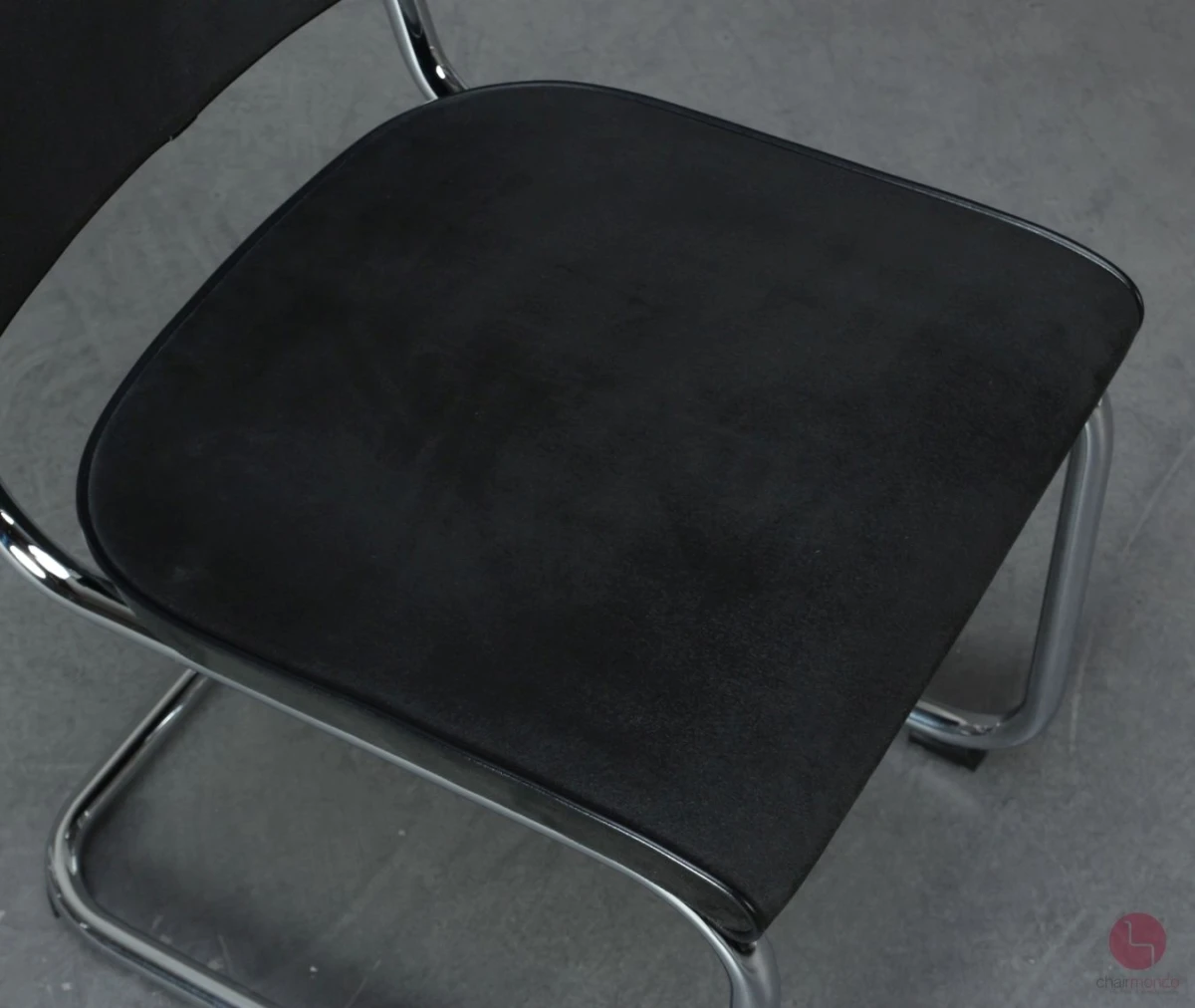 Thonet S32 PV Freischwinger Alcantara Schwarz gebraucht Thonet S32 PV Freischwinger Alcantara Schwarz gebraucht