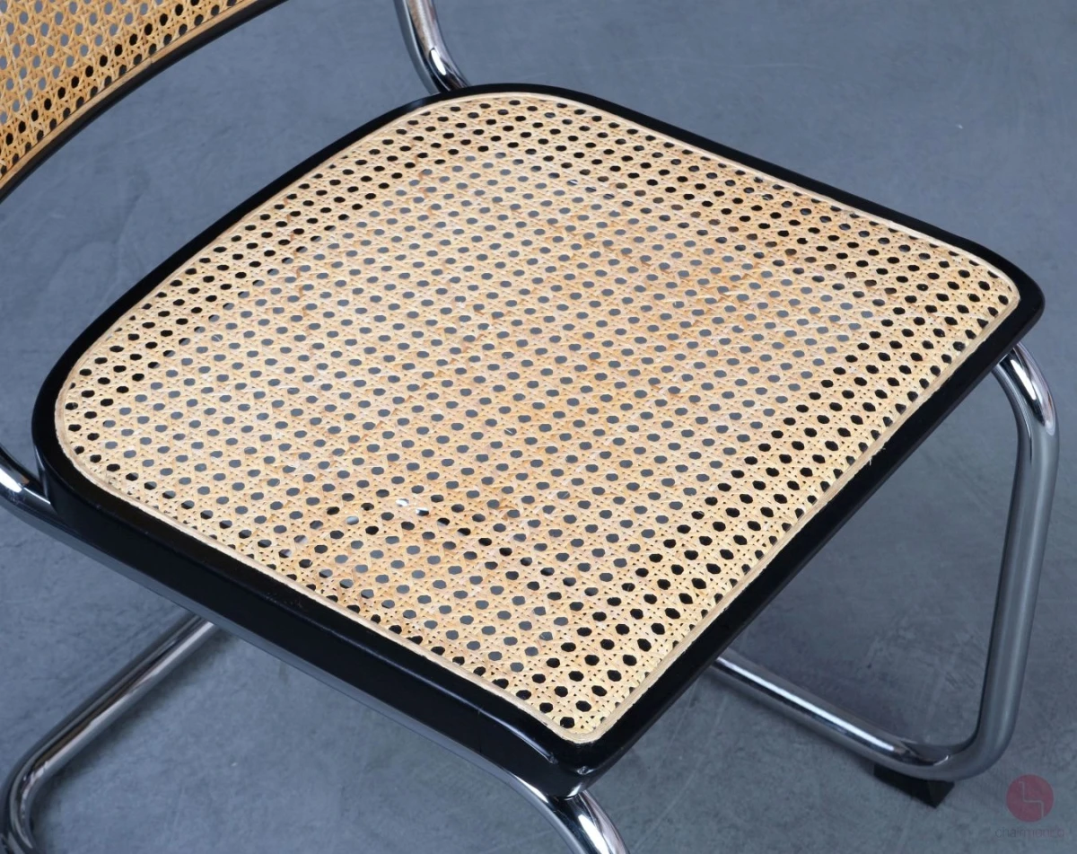 Thonet S32 Freischwinger mit Wiener Geflecht und schöner Patina gebraucht