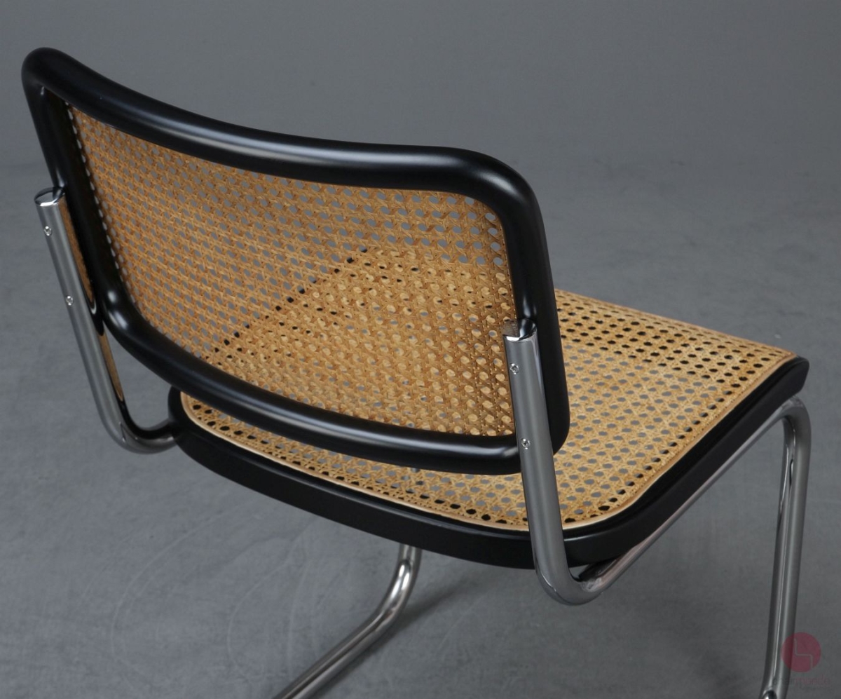 Thonet S32 Freischwinger Schwarz mit patiniertem Geflecht gebraucht
