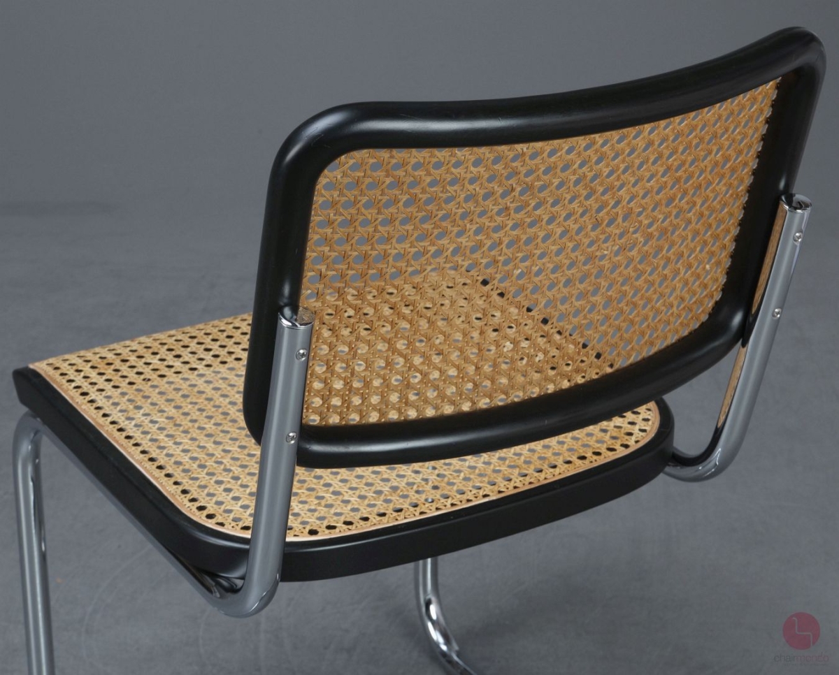Thonet S32 Freischwinger Schwarz mit patiniertem Geflecht gebraucht