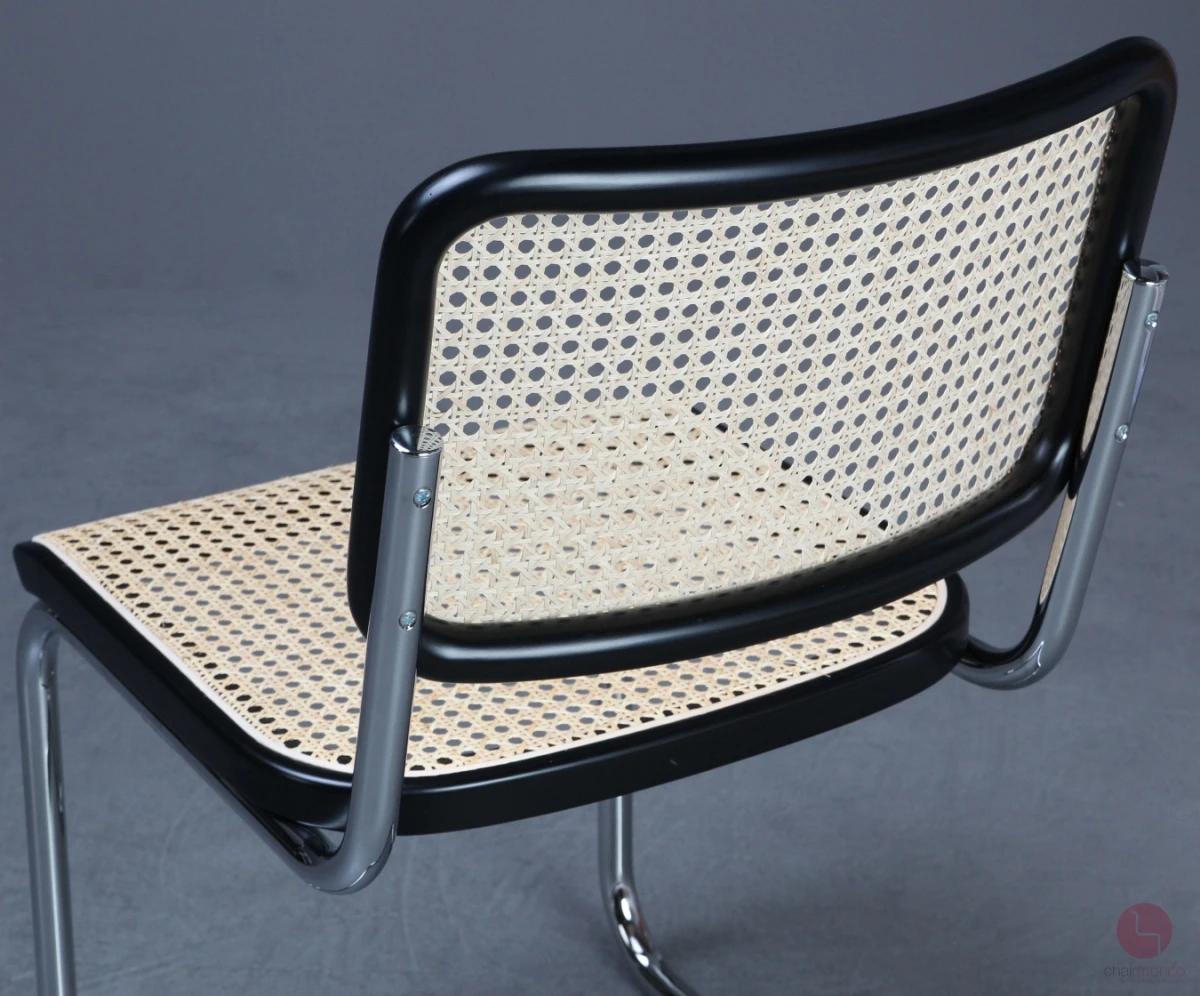 Thonet S32 Freischwinger Schwarz mit erneuertem Wiener Geflecht gebraucht Thonet S32 Freischwinger Schwarz mit erneuertem Wiener Geflecht gebraucht