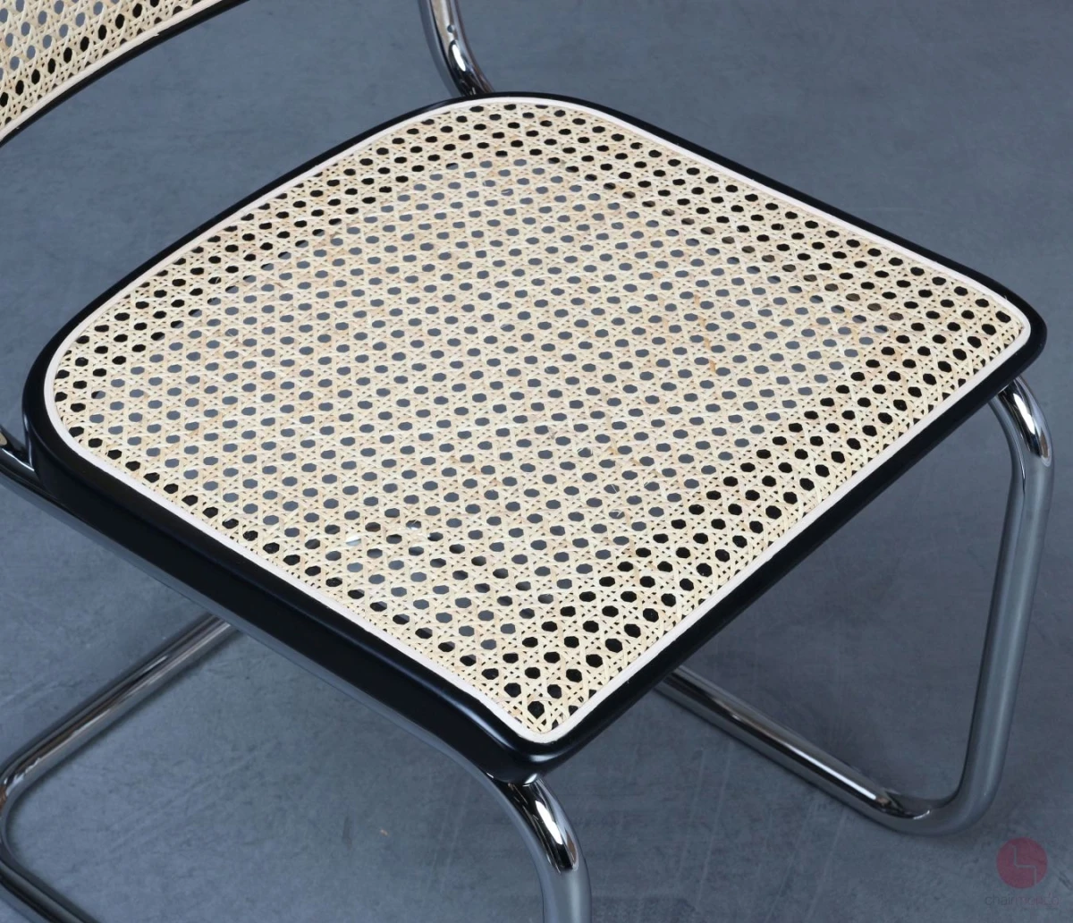 Thonet S32 Freischwinger Schwarz mit erneuertem Wiener Geflecht gebraucht Thonet S32 Freischwinger Schwarz mit erneuertem Wiener Geflecht gebraucht