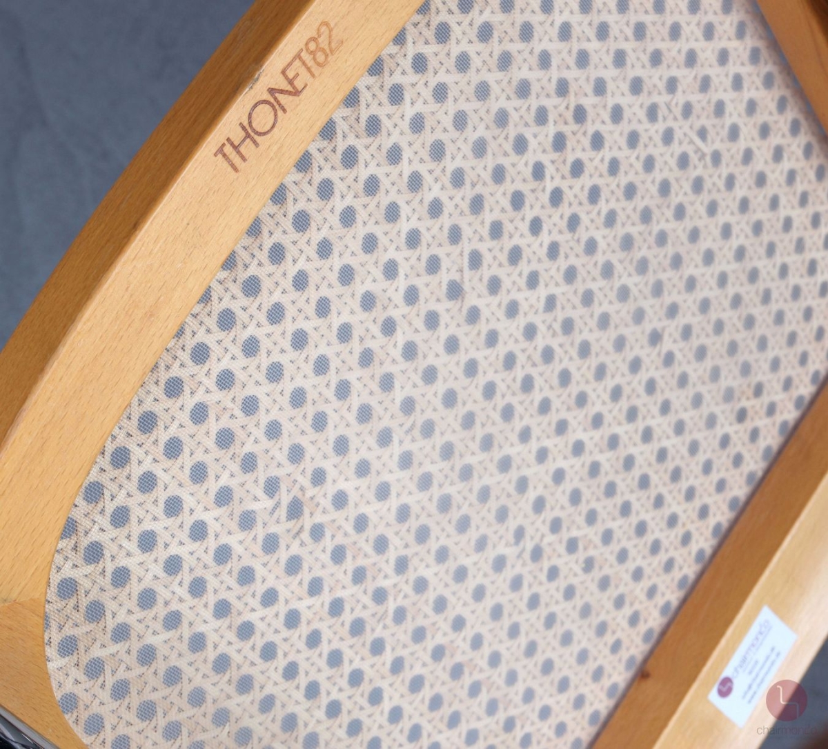 Thonet S32 V Freischwinger in Buche Natur mit Wiener Geflecht und Stützgewebe gebraucht