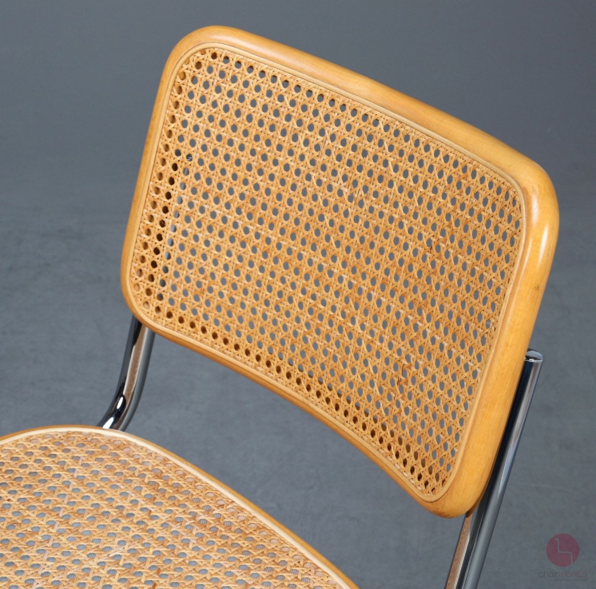 Thonet S32 V Freischwinger in Buche Natur mit Wiener Geflecht und Stützgewebe gebraucht