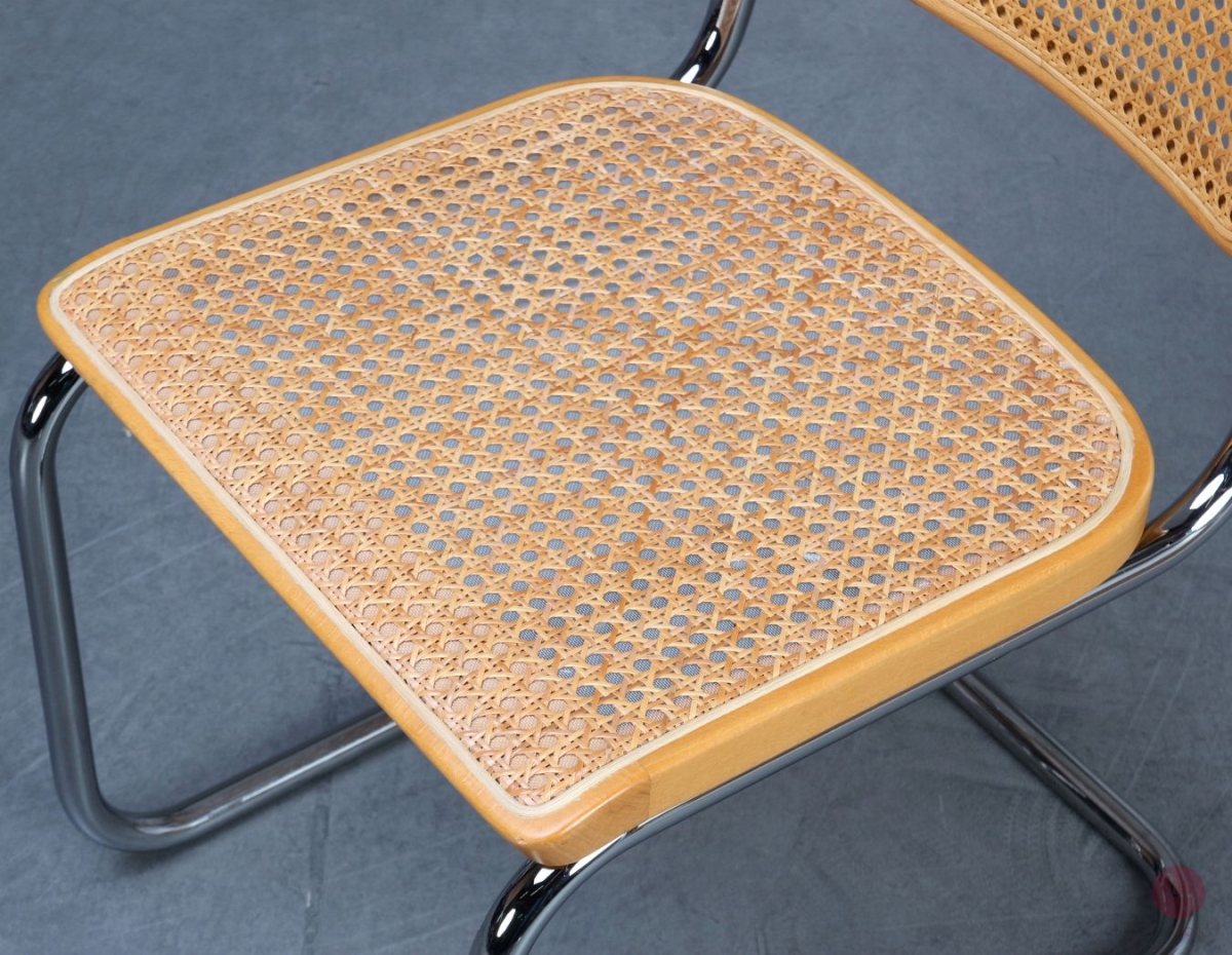 Thonet S32 V Freischwinger in Buche Natur mit Wiener Geflecht und Stützgewebe gebraucht
