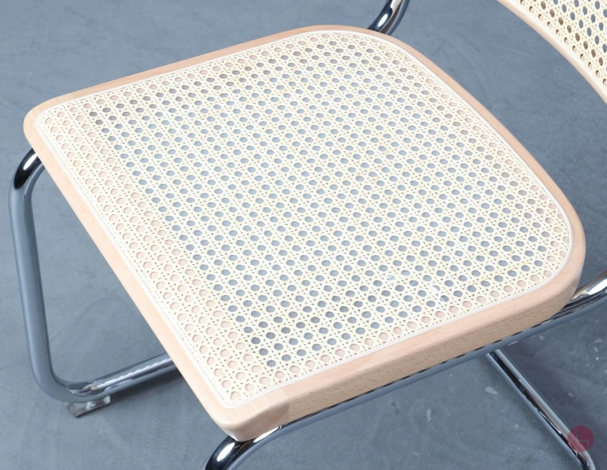 Thonet S32 V Buche Natur Freischwinger mit Geflecht und Stützgewebe 2022 Thonet S32 V Buche Natur Freischwinger mit Geflecht und Stützgewebe 2022