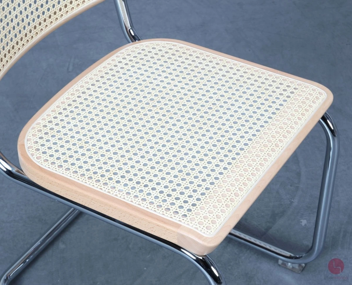 Thonet S32 V Buche Natur Freischwinger mit Geflecht und Stützgewebe 2022 Thonet S32 V Buche Natur Freischwinger mit Geflecht und Stützgewebe 2022